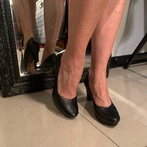COPY - Clarks Women’s Black Leather Heels 👠 SIZE 7.5 M
